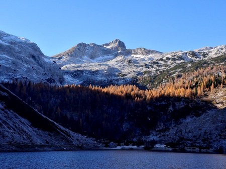 KRNSKO JEZERO IN KRN, foto: MARJAN BURGER