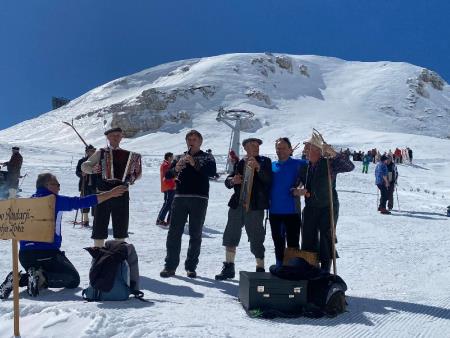 received_1461843537946517