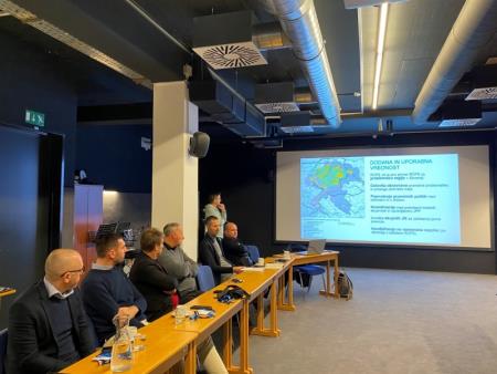 17cc2b76fd68ca22f18d496ae1405b88