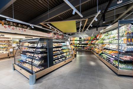 Notranjost-trgovine-SPAR-Bovec-Large