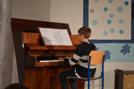 40 LET OSNOVNE ŠOLE BOVEC 16