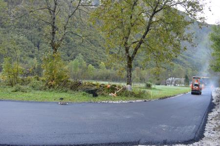 ASFALTIRANJE CESTE KLUŽE – BAVŠICA 3