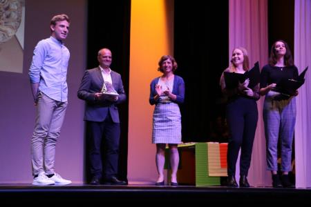 PODELITEV PRIZNANJ MATURANTOM GIMNAZIJE TOLMIN 4