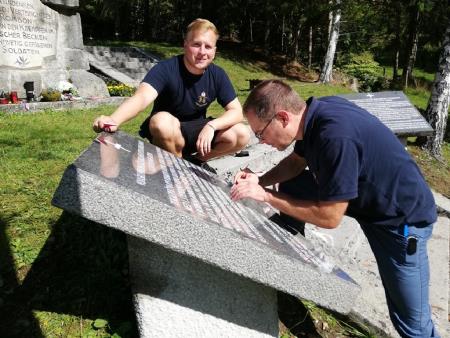 OBNOVLJENE TABLE NA VOJAŠKIH POKOPALIŠČIH 6