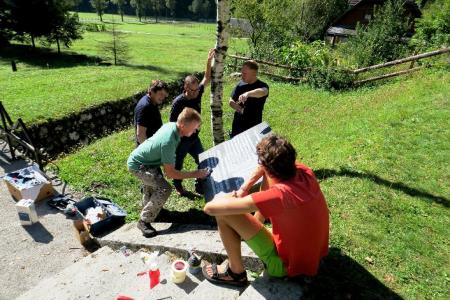 OBNOVLJENE TABLE NA VOJAŠKIH POKOPALIŠČIH 11