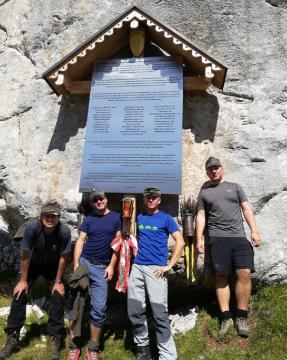 OBNOVLJENE TABLE NA VOJAŠKIH POKOPALIŠČIH 16