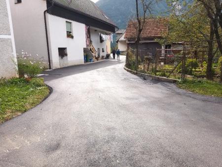 PREPLASTITEV CEST IN ULIC V KALU-KORITNICI KONČANA 10