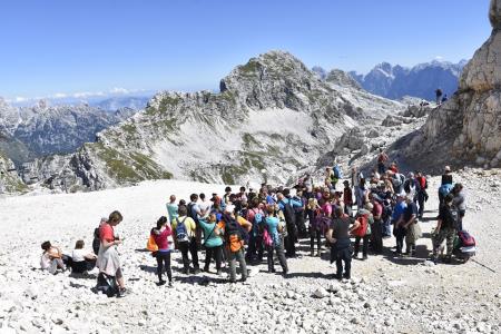SREČANJE SLEPIH IN SLABOVIDNIH IZ VSE SLOVENIJE NA KANINU 12