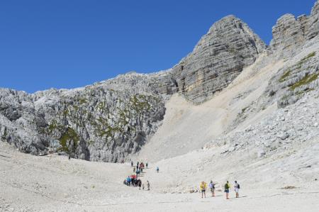 SREČANJE SLEPIH IN SLABOVIDNIH IZ VSE SLOVENIJE NA KANINU 14
