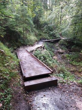 UREDITEV VSTOPNO-IZSTOPNIH MEST V OBČINI BOVEC 8