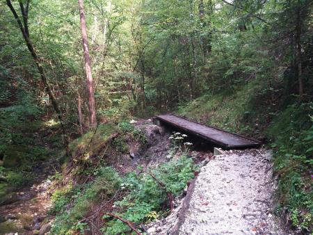 UREDITEV VSTOPNO-IZSTOPNIH MEST V OBČINI BOVEC 10