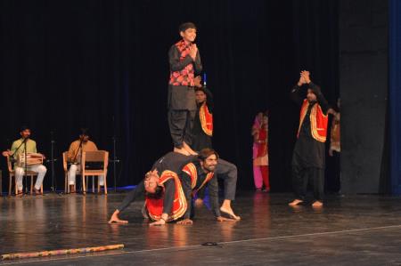 DRUGI VEČER FESTIVALA SRC IZVEDEN V KULTURNEM DOMU 8