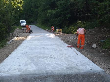 ZAKLJUČNA DELA NA PREPUSTU NA CESTI VAS NA SKALI 1