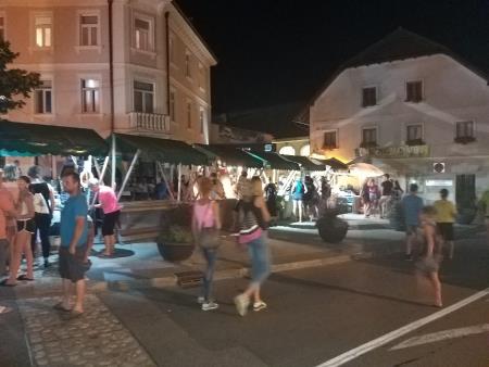 ČOMPARSKA NOČ USPEŠNA 1