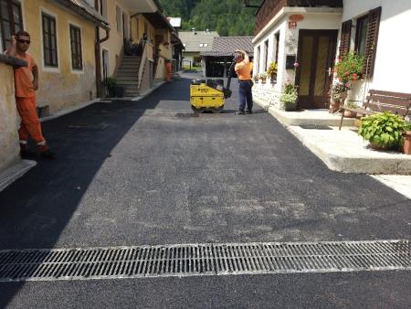 PREPLASTITEV OBMOČJA V LOGU POD MANGARTOM 9