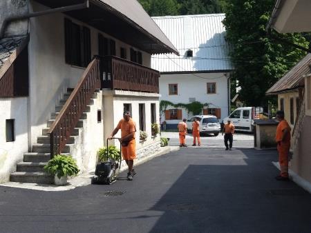 PREPLASTITEV OBMOČJA V LOGU POD MANGARTOM 13