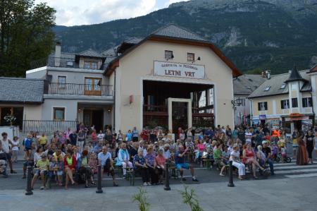 FOLKLORNI FESTIVAL 4