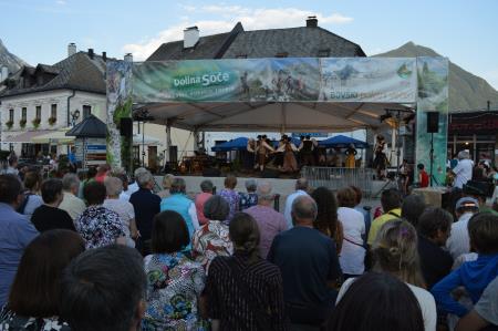 FOLKLORNI FESTIVAL 11