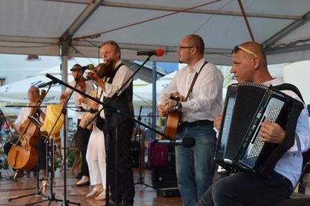 FOLKLORNI FESTIVAL 15