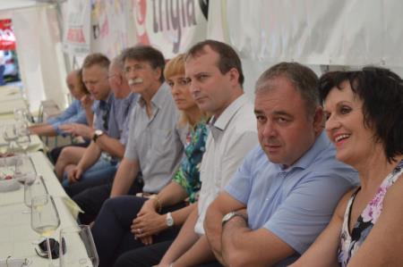 PESTER KONEC TEDNA 2