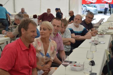 PESTER KONEC TEDNA 3