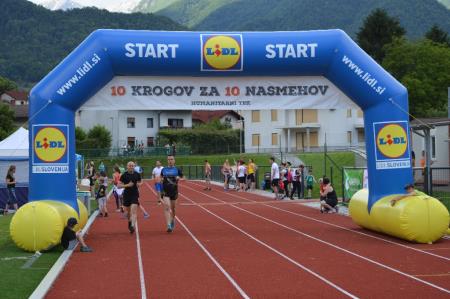 10 KROGOV ZA 10 NASMEHOV 12