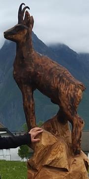 KROŽIŠČE ZAHODNE VPADNICE KRASI SKULPTURA GAMSA 3