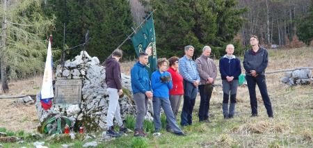 POLAGANJE VENCEV PADLIM NA PLANINI GOLOBAR 2