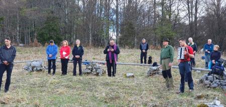 POLAGANJE VENCEV PADLIM NA PLANINI GOLOBAR 3