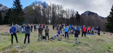 POLAGANJE VENCEV PADLIM NA PLANINI GOLOBAR 8