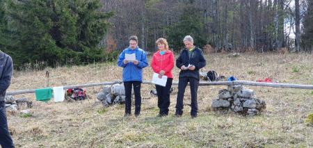 POLAGANJE VENCEV PADLIM NA PLANINI GOLOBAR 9