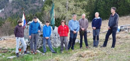 POLAGANJE VENCEV PADLIM NA PLANINI GOLOBAR 10