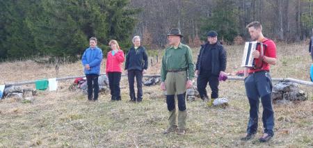 POLAGANJE VENCEV PADLIM NA PLANINI GOLOBAR 15