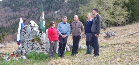 POLAGANJE VENCEV PADLIM NA PLANINI GOLOBAR 17