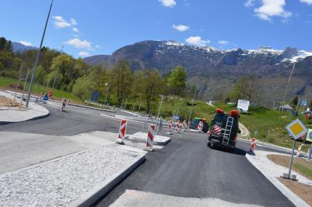 KROŽIŠČE PRI PETROLU Z GROBO PREPLASTITVIJO 1