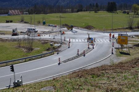 KROŽIŠČE PRI PETROLU Z GROBO PREPLASTITVIJO 5