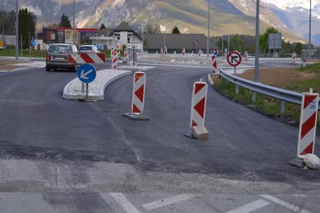 KROŽIŠČE PRI PETROLU Z GROBO PREPLASTITVIJO 2