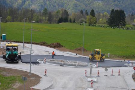 KROŽIŠČE PRI PETROLU Z GROBO PREPLASTITVIJO 10