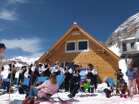 24. EMAVS NA KANINU 6