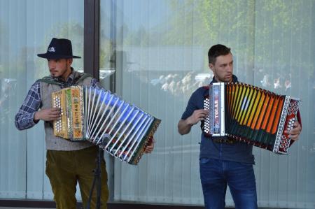 24. EMAVS NA KANINU 11