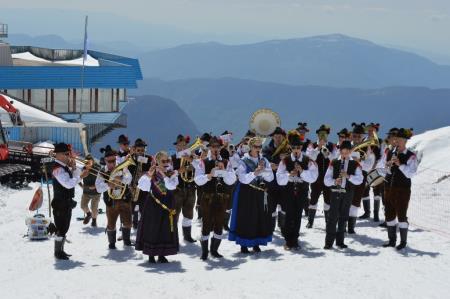 24. EMAVS NA KANINU 26