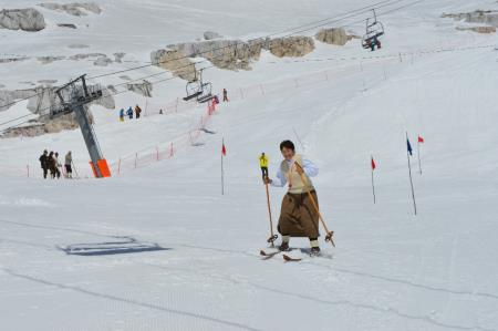 24. EMAVS NA KANINU 37