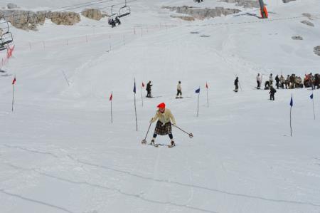 24. EMAVS NA KANINU 40