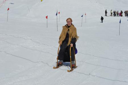 24. EMAVS NA KANINU 43