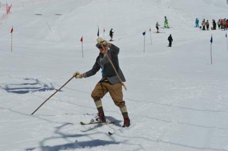 24. EMAVS NA KANINU 48