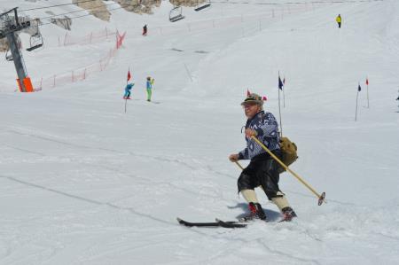 24. EMAVS NA KANINU 49