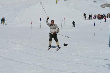 24. EMAVS NA KANINU 52