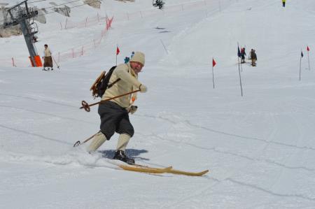 24. EMAVS NA KANINU 53