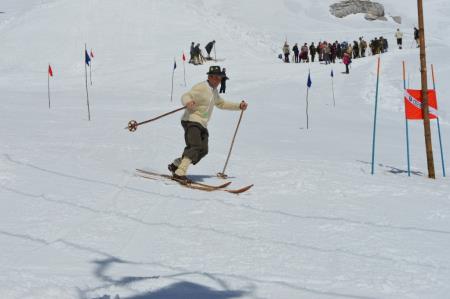 24. EMAVS NA KANINU 54