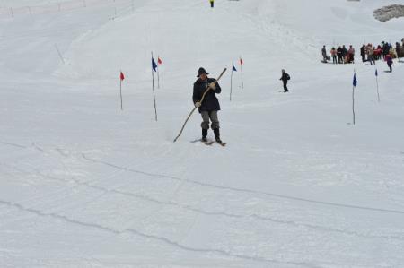 24. EMAVS NA KANINU 57